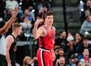 开云体育APP下载-灰熊击败老鹰，莫兰尼统率全队