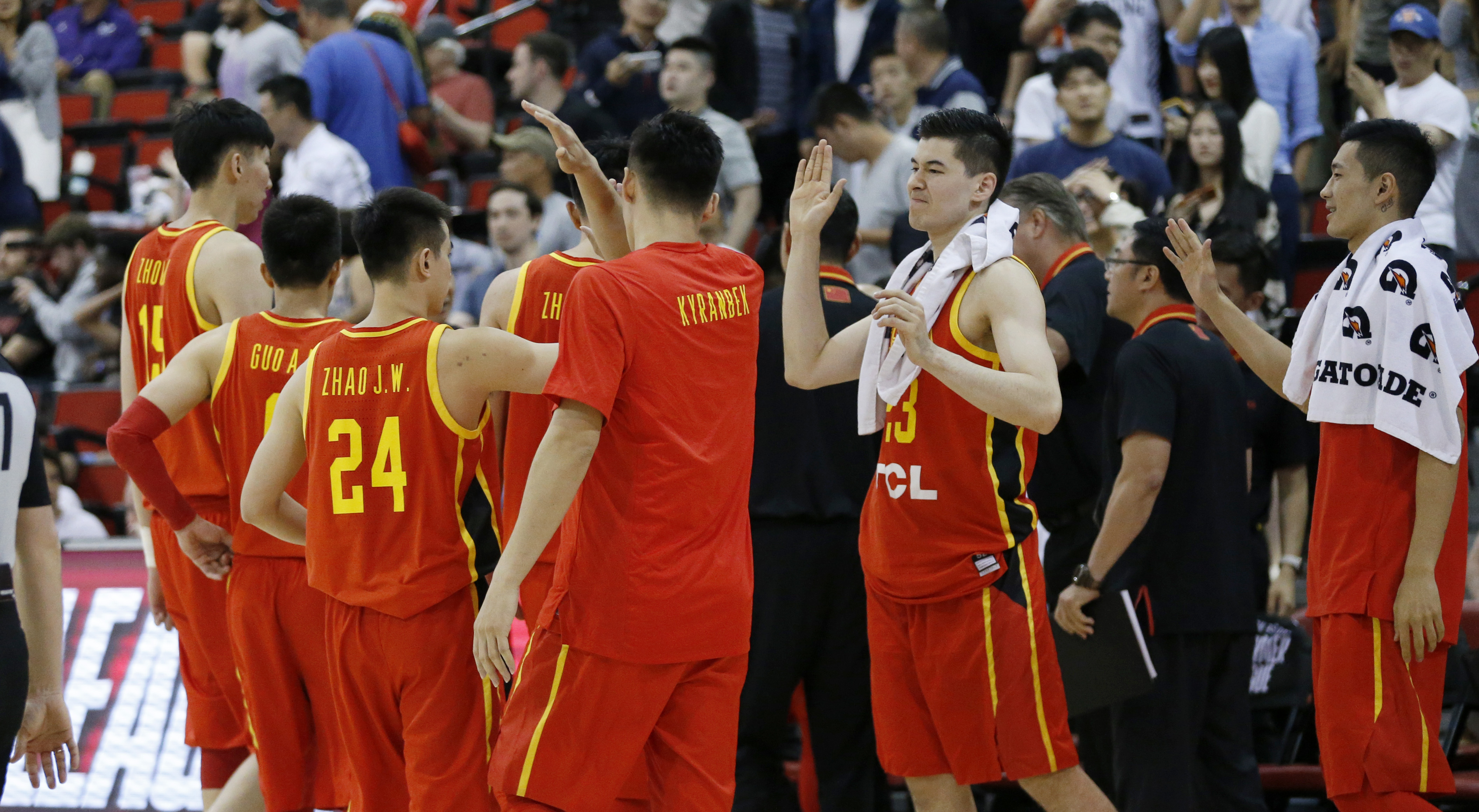 中国男篮翻盘黄蜂，拉塞尔一己之力扛起全队的简单介绍