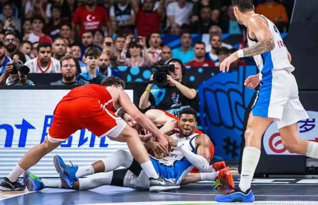 德国男篮鏖战湖人B队,字母哥制霸全场的简单介绍 德国男篮鏖战湖人B队,字母哥制霸全场的简单介绍