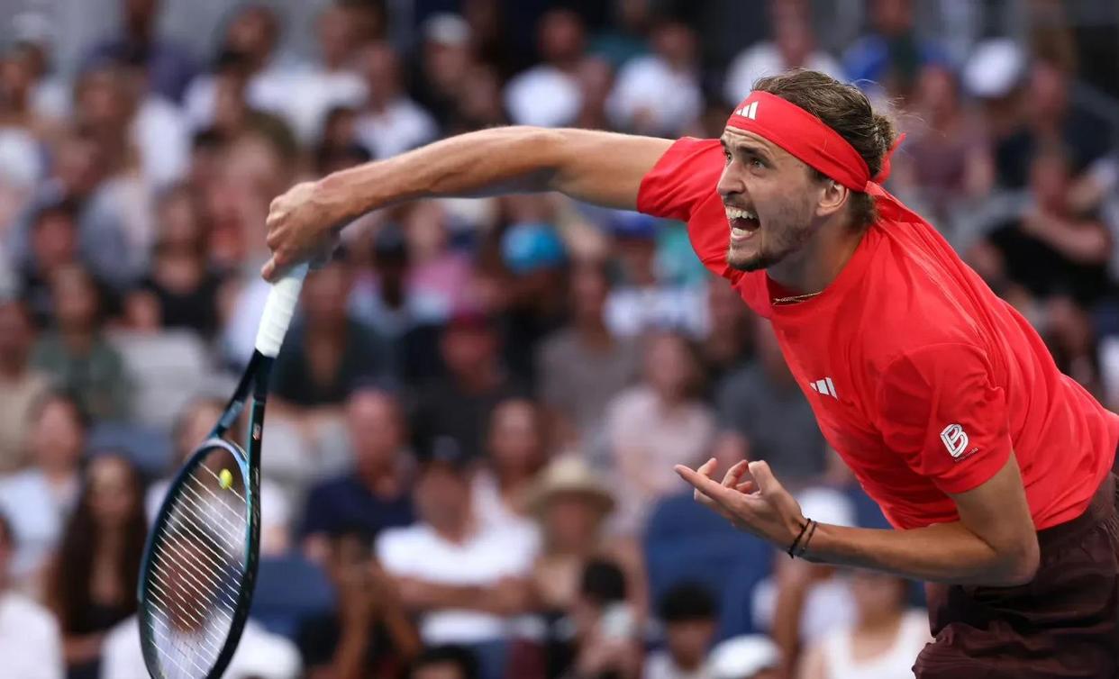 包含美国网球队翻盘西班牙网球队，兹维列夫爆发神勇的词条