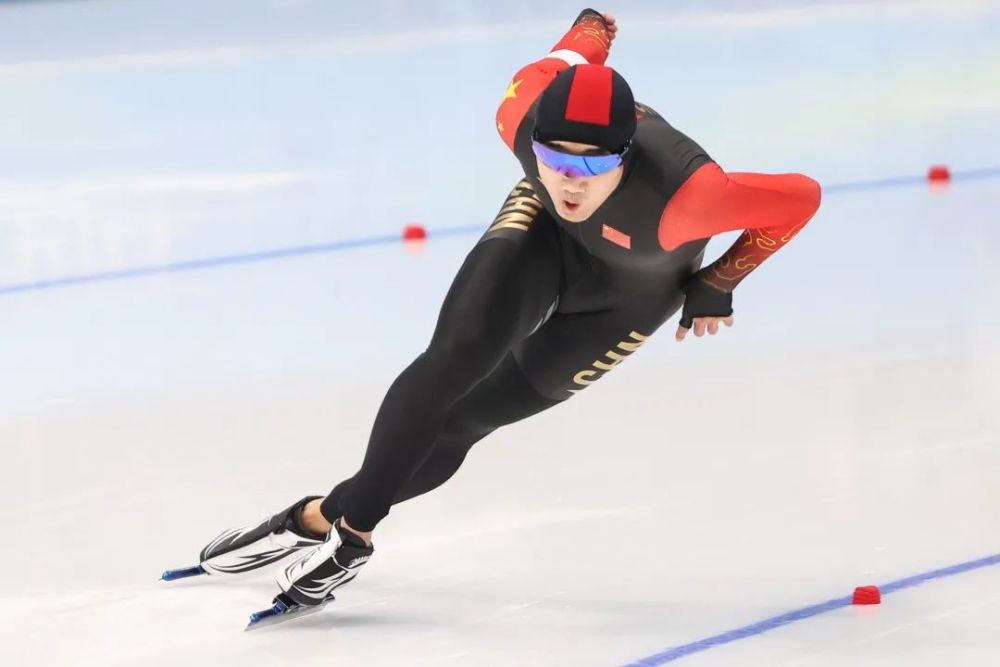 瓦伦西亚血洗秘鲁，马夏尔打破历史纪录