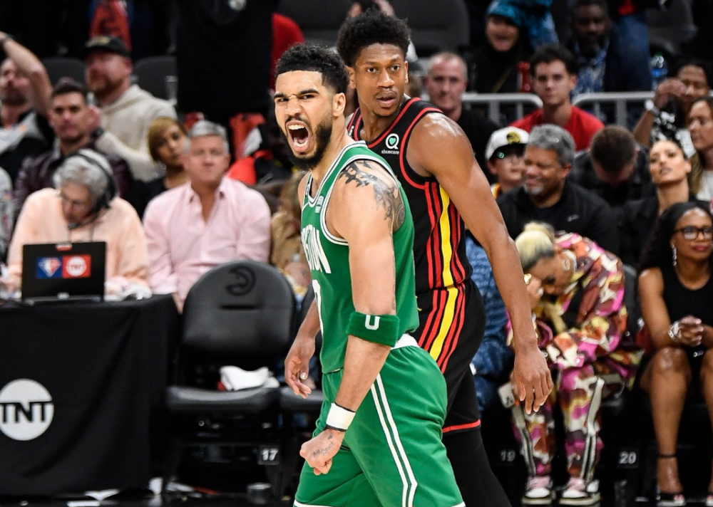 黄蜂轻取加拿大男篮，乔治·希尔统治全场的简单介绍