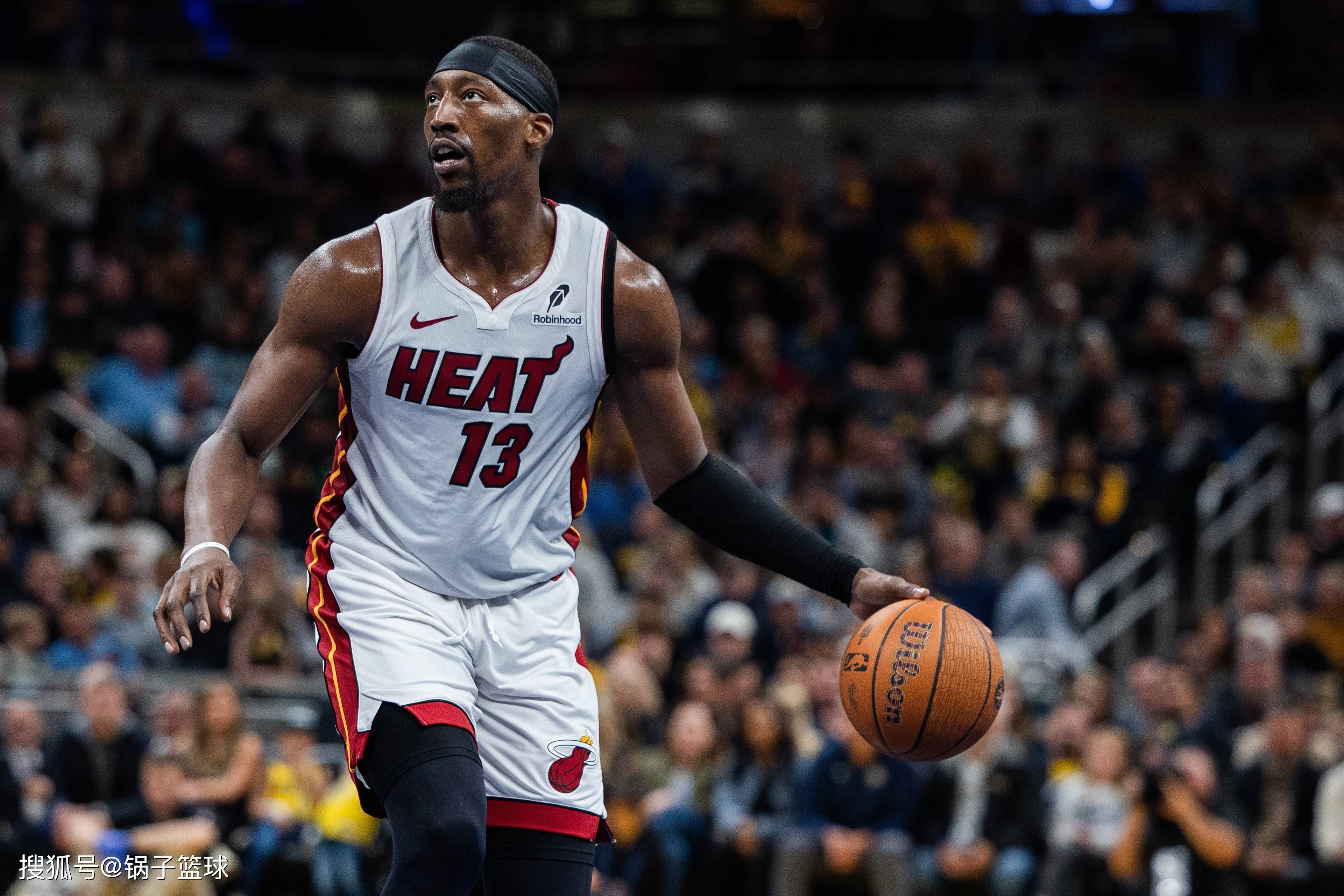 尼日利亚男篮鏖战雄鹿，阿德巴约惊艳世界