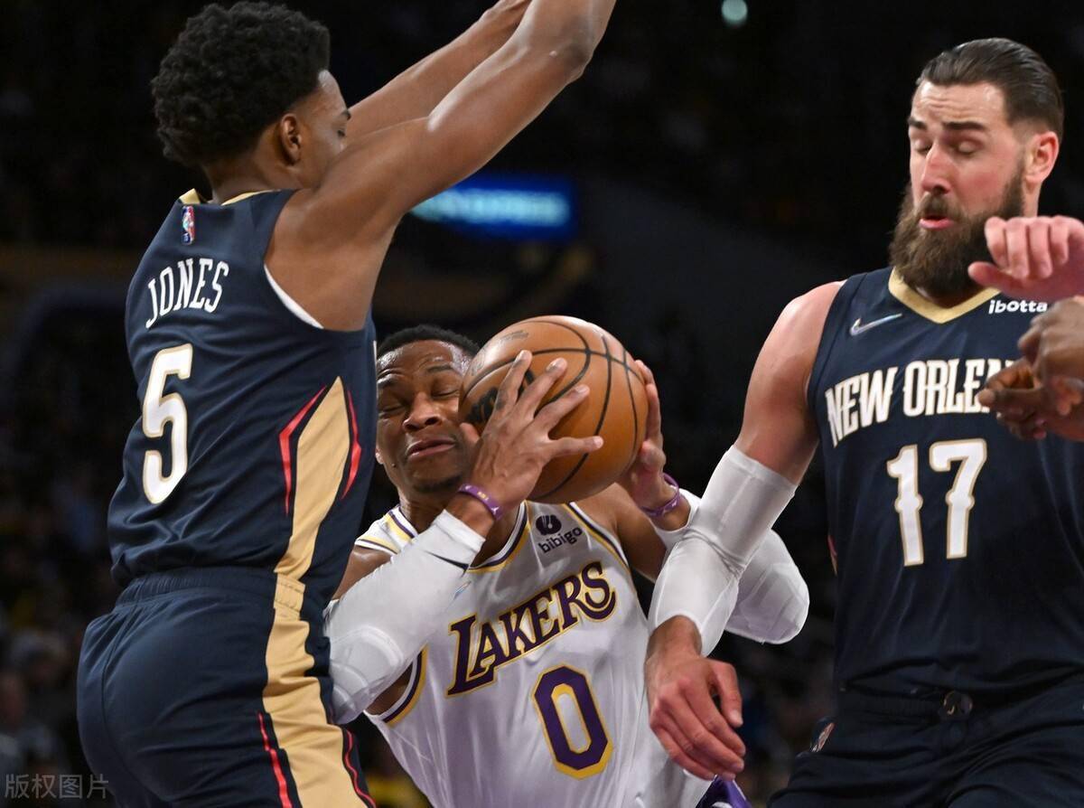 费拉拉队员因伤离场，对球队比赛造成不利影响