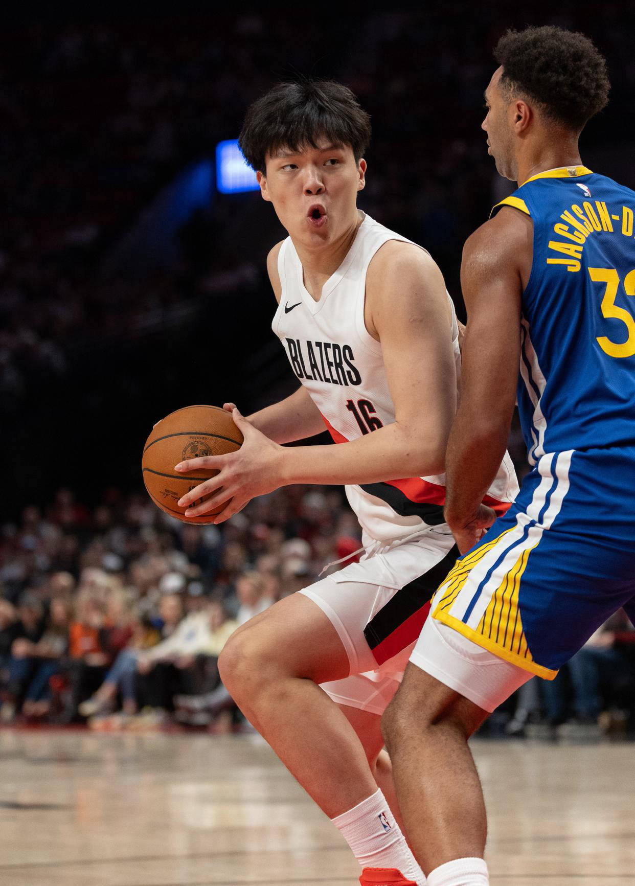 关于国王横扫广东队，周琦刷新纪录的信息