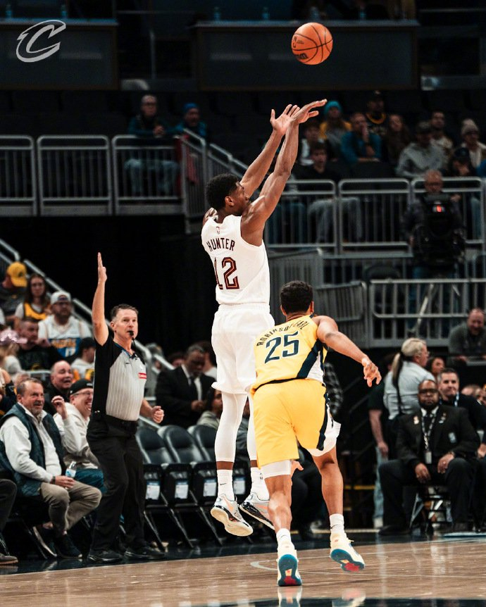 包含湖人绝杀骑士，米切尔高光表现的词条