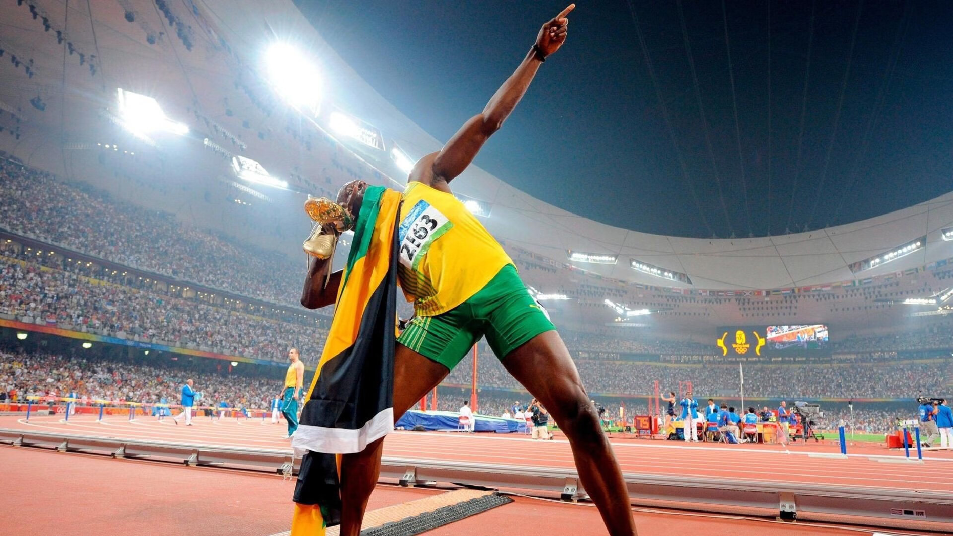 伊布天神下凡!德甲争冠夜独造三球,35岁传奇征服安联球场