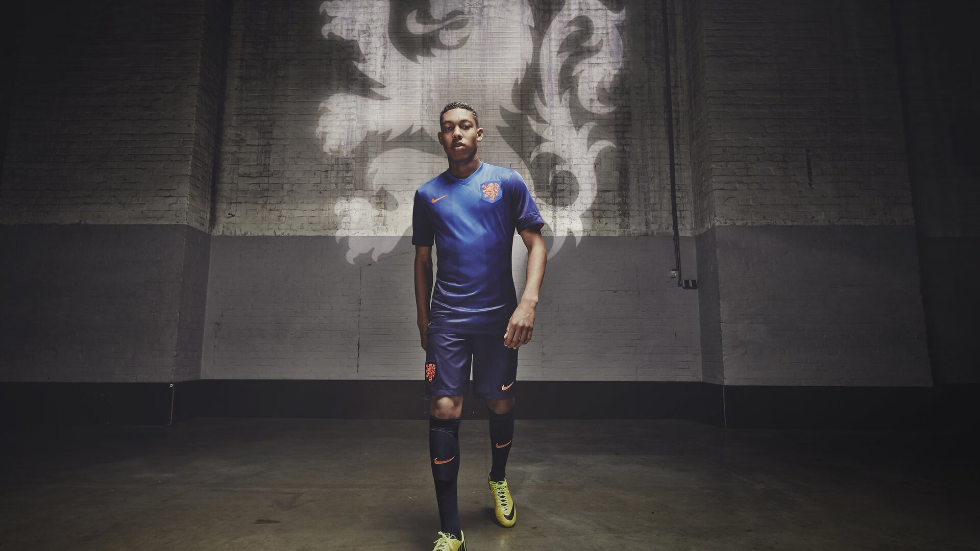 当NBA总决赛遇上足球传奇，爱尔兰球迷如何带走那不勒斯